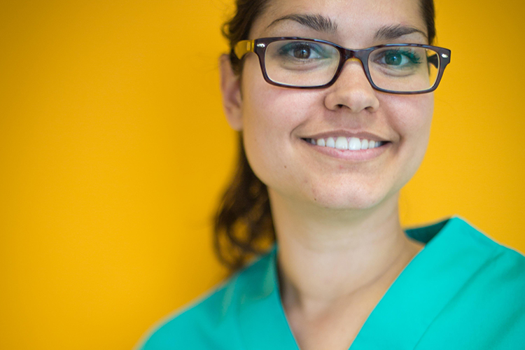 laura dentista